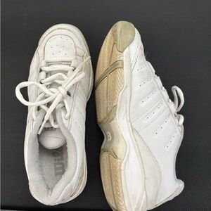 Wilson White Lace-Up 6.5 Tennis Sneakers